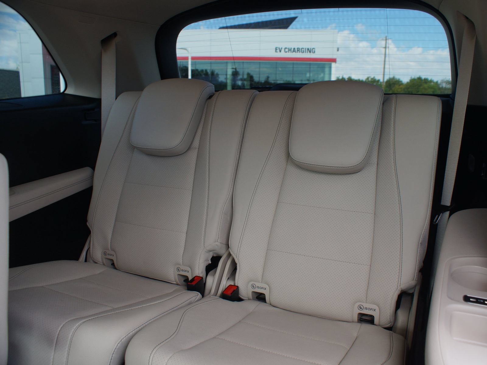 Used 2021 Mercedes-Benz GLS 450 4MATIC image 17