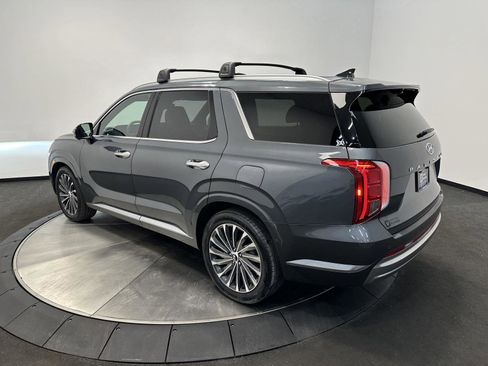 Used 2023 Hyundai Palisade Calligraphy image 4