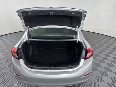 Used 2019 Chevrolet Cruze LT image 13