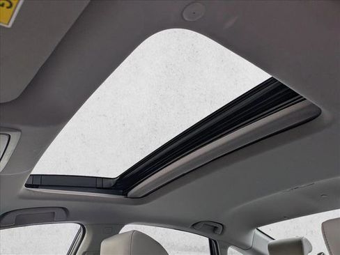 Used 2018 Honda Accord Touring image 14