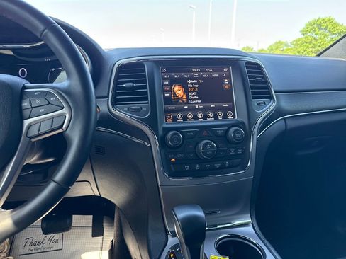 Used 2018 Jeep Grand Cherokee Limited AWD/4WD image 21