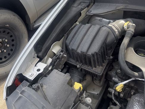 Used 2020 Jeep Renegade Latitude w/ Popular Equipment Group image 29