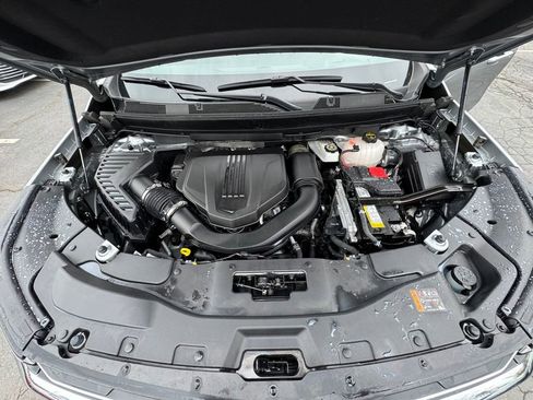 Used 2025 Chevrolet Traverse LT image 12