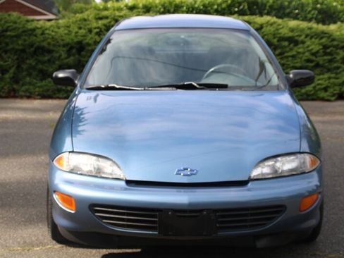 Used 1997 Chevrolet Cavalier LS w/ Preferred Equipment Group 1 FWD image 9