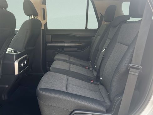Used 2024 Ford Expedition XLT RWD image 16