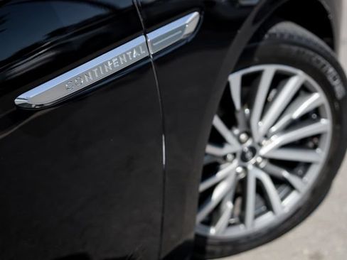 Used 2020 Lincoln Continental AWD w/ Premium Package image 22