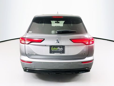 Used 2024 Mitsubishi Outlander SE image 7