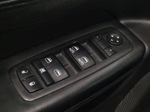 Used 2018 Jeep Grand Cherokee Limited image 27