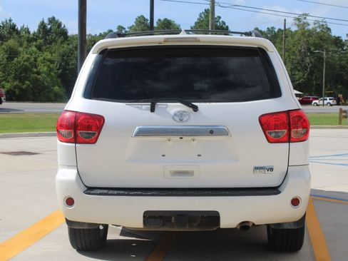 Used 2016 Toyota Sequoia Platinum RWD image 4