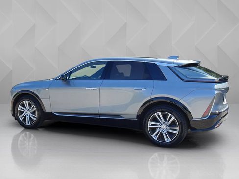 Certified 2024 Cadillac Lyriq Tech w/ LPO, Floor Liner Package AWD/4WD image 3