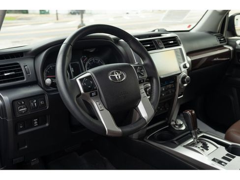 Used 2020 Toyota 4Runner 4WD image 11