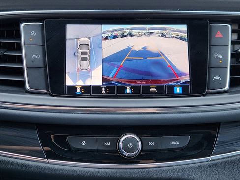 Used 2024 Buick Enclave Premium image 17