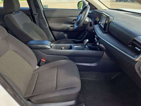 Used 2025 Nissan Kicks S FWD image 31