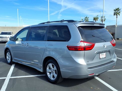 Certified 2020 Toyota Sienna LE w/ Carpet Mat Package image 6