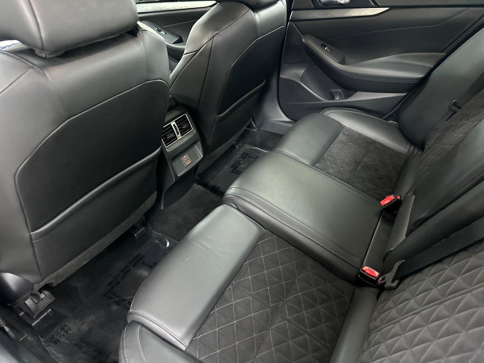 Used 2018 Nissan Maxima SR w/ Interior Lighting Package FWD image 11