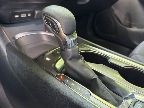 Used 2024 Chevrolet Malibu LT FWD image 31