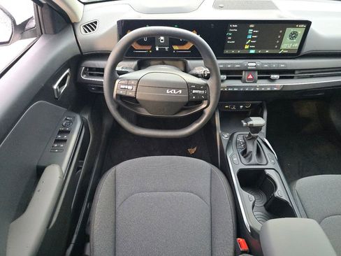 New 2025 Kia K4 LX image 23