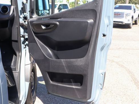Used 2025 Mercedes-Benz Sprinter 2500 image 39