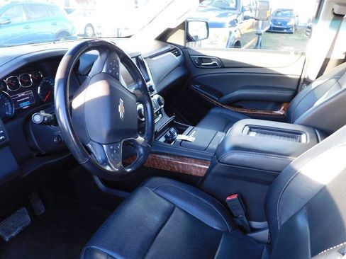 Used 2018 Chevrolet Suburban Premier image 19