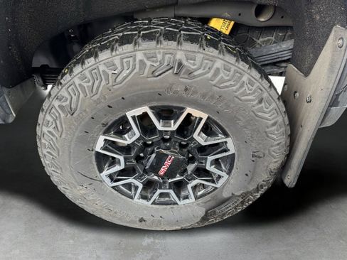 Used 2024 GMC Sierra 2500 AT4X AWD/4WD image 14
