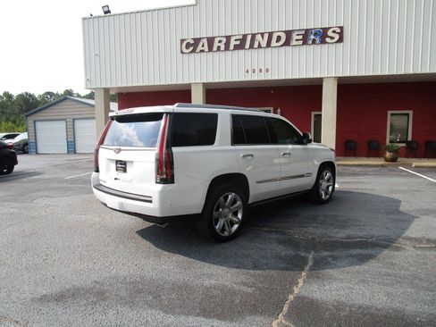 Used 2018 Cadillac Escalade Premium Luxury AWD/4WD image 4