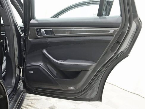 Used 2017 Porsche Panamera 4S image 38