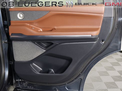 Used 2026 Lincoln Navigator Reserve AWD/4WD image 15