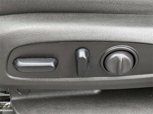 Used 2021 Chevrolet Blazer LT image 21