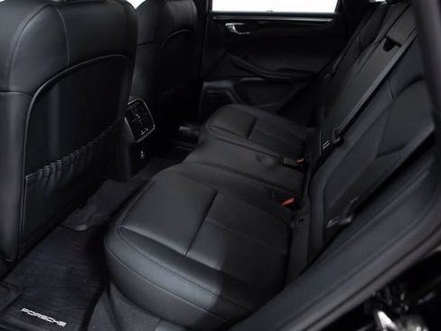 Certified 2026 Porsche Macan AWD/4WD image 34