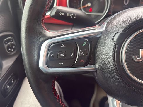 Used 2023 Jeep Wrangler Unlimited Rubicon w/ Cold Weather Group AWD/4WD image 18