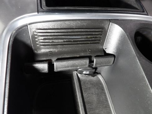 Used 2023 RAM 1500 Classic SLT w/ Trailer & Traction Group AWD/4WD image 17