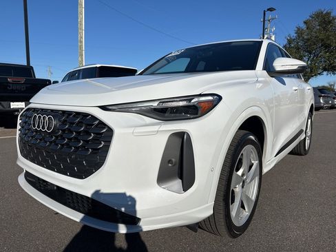 Used 2025 Audi Q5 Premium Plus w/ Premium Plus image 3