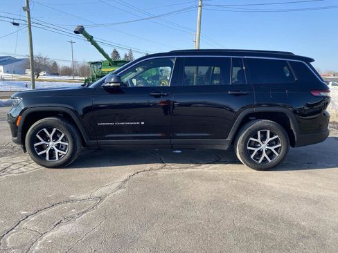 Used 2024 Jeep Grand Cherokee L Limited w/ Luxury Tech Group II image 2