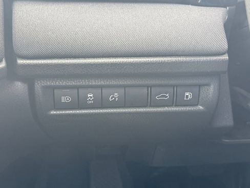 Used 2025 Toyota Camry LE FWD image 33