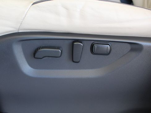 Used 2023 Nissan Armada Platinum w/ Captain's Chairs Package RWD image 60