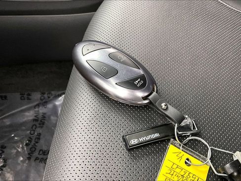 Used 2026 Hyundai Santa Cruz Limited AWD/4WD image 11