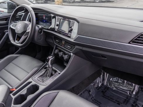 Used 2024 Volkswagen Jetta SE image 27