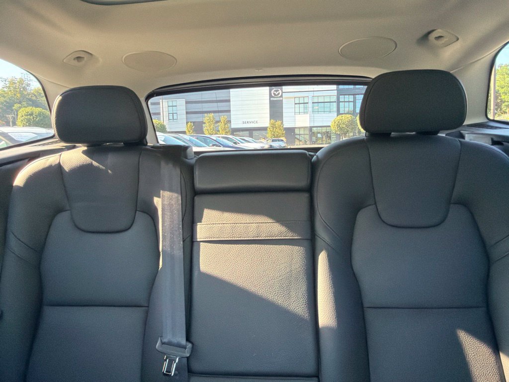 Used 2020 Volvo XC60 T5 Momentum w/ Protection Package AWD/4WD image 16