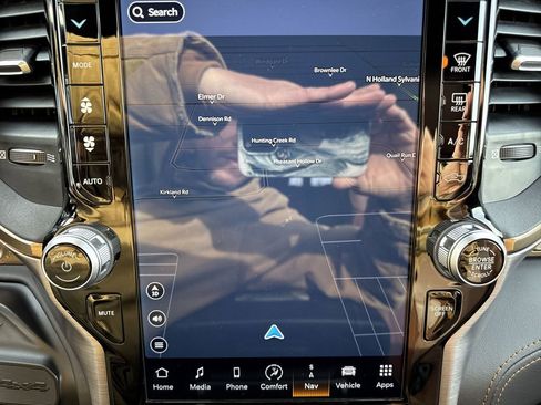 Used 2024 RAM 2500 Limited w/ Safety Group image 15