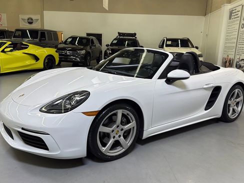Used 2018 Porsche 718 Boxster RWD image 6