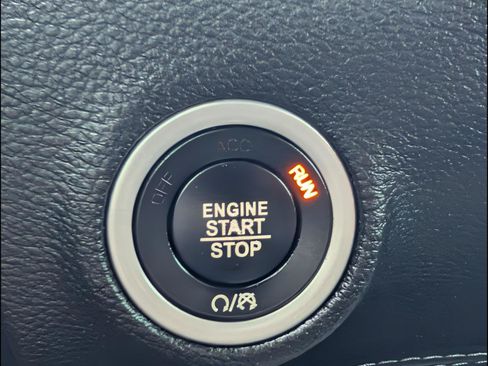 Used 2019 Dodge Challenger R/T RWD image 7