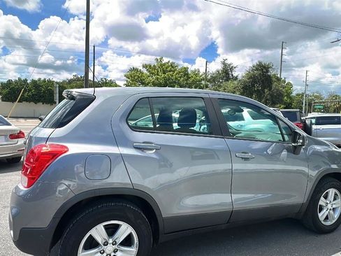 Used 2020 Chevrolet Trax LS FWD image 8