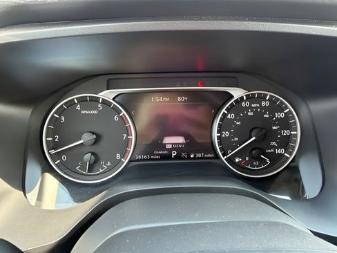 Used 2025 Nissan Rogue SV FWD image 14