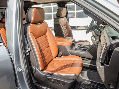 Used 2024 GMC Sierra 2500 Denali Ultimate image 30