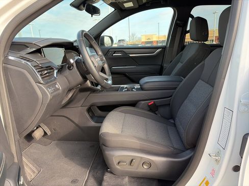 Used 2025 GMC Acadia Elevation image 14