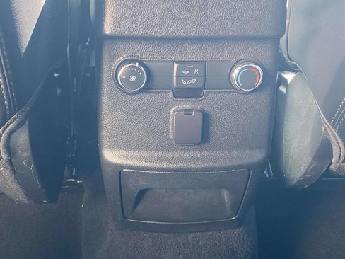 Used 2019 Ford Explorer XLT w/ Equipment Group 202A AWD/4WD image 12