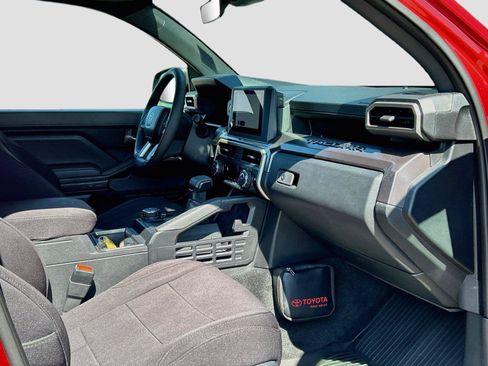 Used 2026 Toyota Tacoma TRD Off-Road AWD/4WD image 13