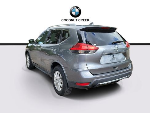 Used 2017 Nissan Rogue SV FWD image 3