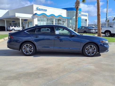 Used 2023 Honda Accord EX image 8