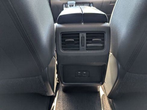 Used 2023 Nissan Rogue SV FWD image 17